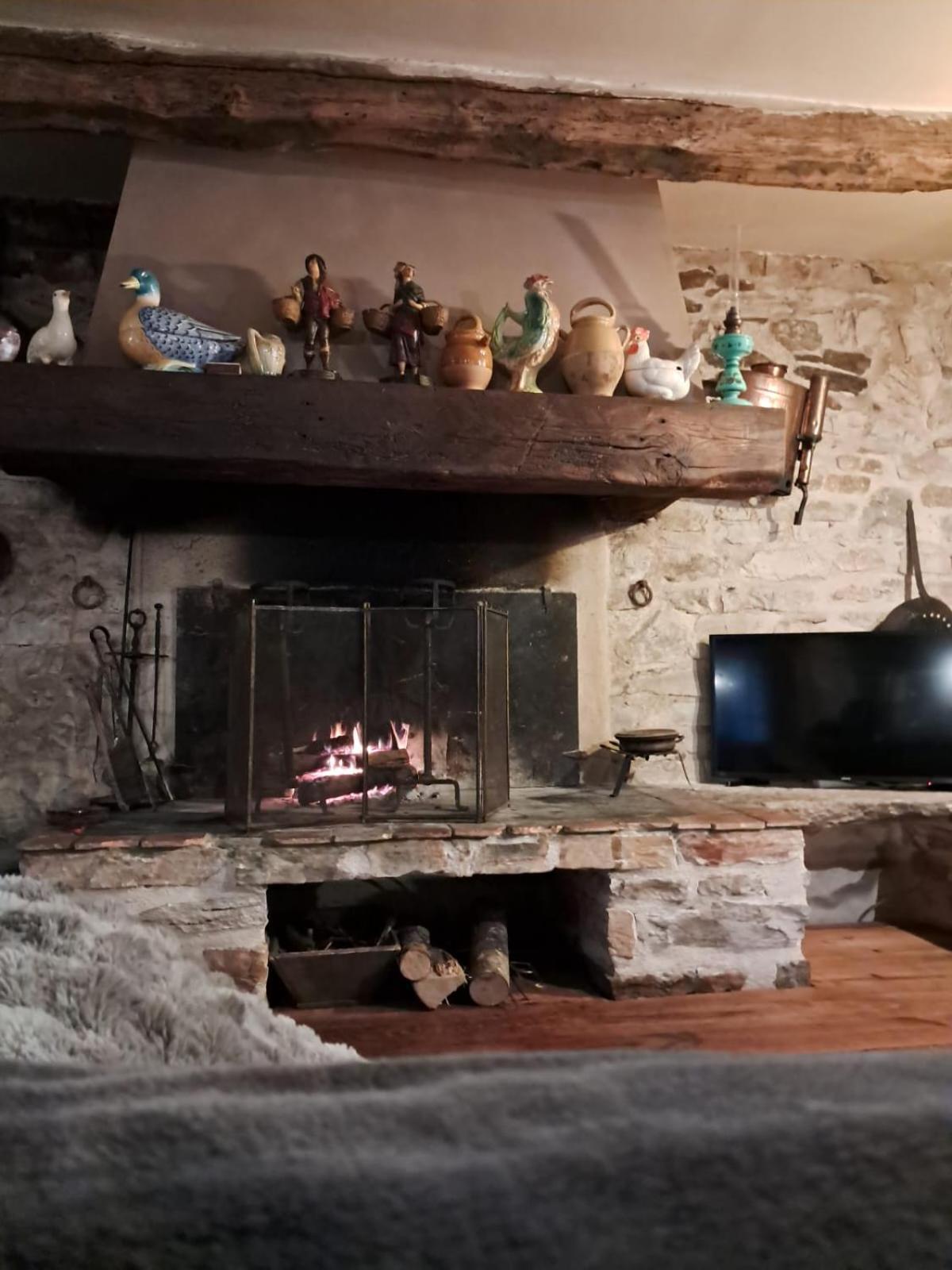 Nabat Le Haut, Chambre Et Table D'Hotes Courniou Exterior photo